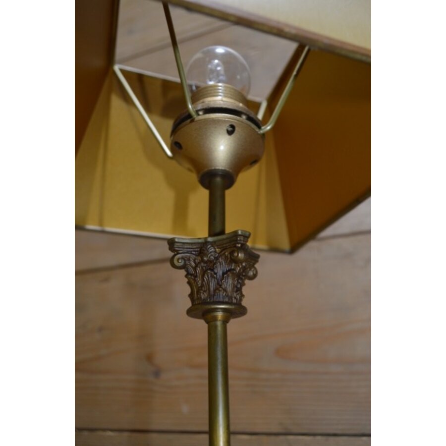 Design schemerlamp op hoge messing staander-7