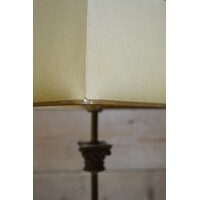thumb-Design schemerlamp op hoge messing staander-2