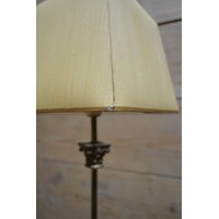 thumb-Design schemerlamp op hoge messing staander-4