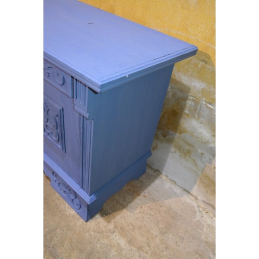 Gefineerd eiken dressoir met houtsnijwerk-6