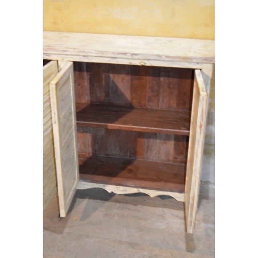 Brocante teakhouten dressoir met lamellendeuren en ruime vakken-7