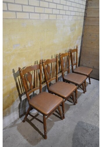 Eiken keukenstoelen 4x 