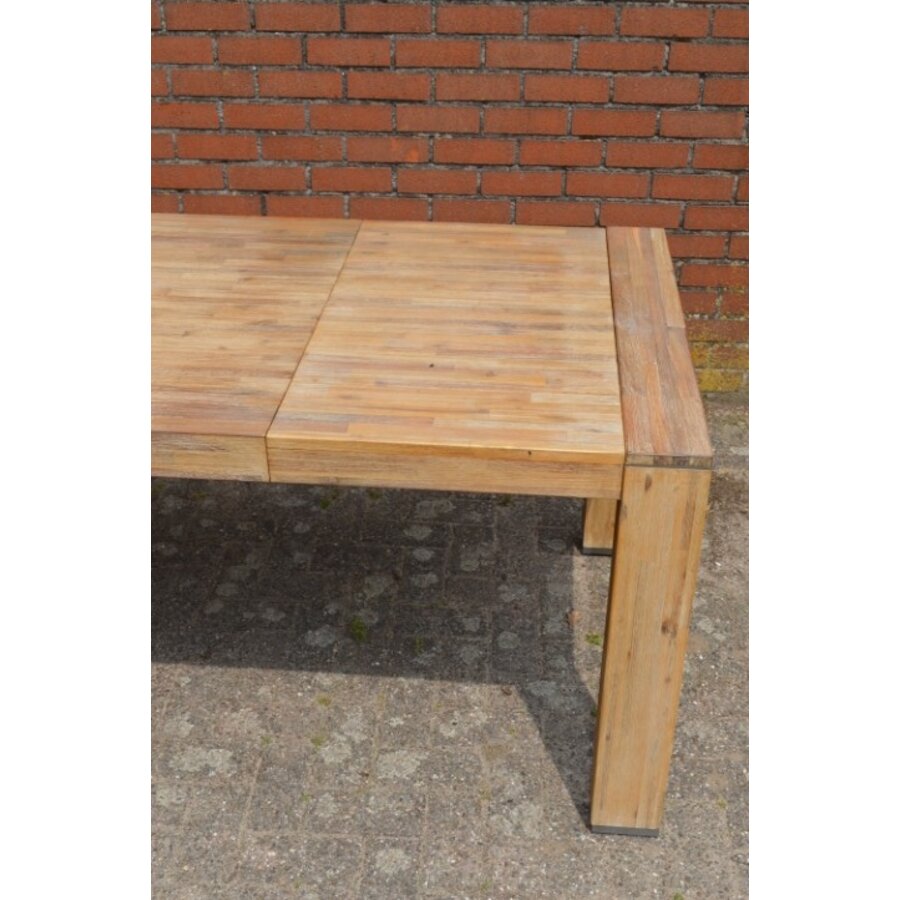 Massief teak uitschuifbare eettafel van Xooon met stoere used-look-8