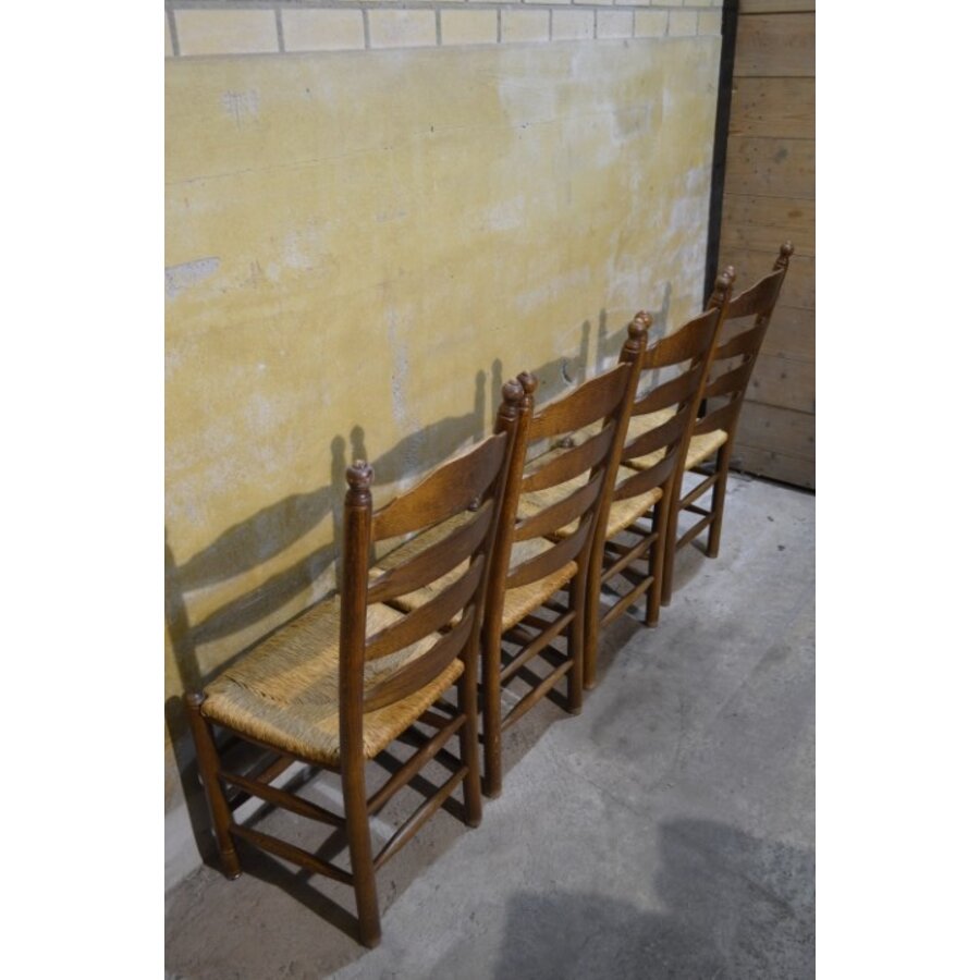 Set van 4 donker eiken knopstoelen-4