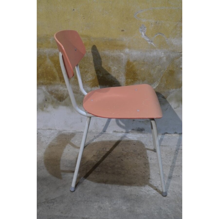 Vintage industriële stoel met zalmroze pagwood zitting-4