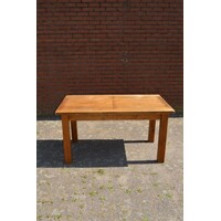 thumb-Grenenhouten eettafel met karakter en mogelijkheid voor aanzetbladen-2