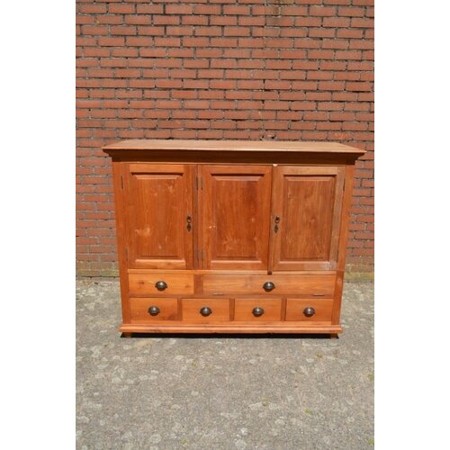 Teak dressoirkast / sloten kapot 