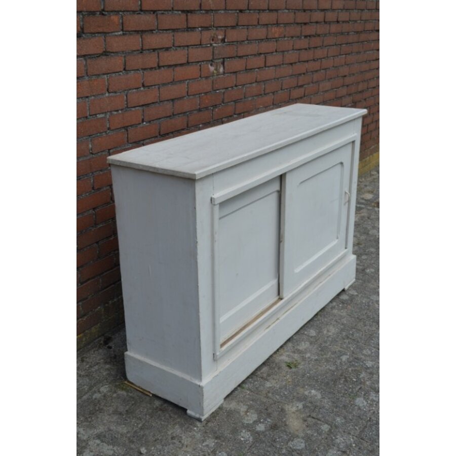 Antiek geschilderd grenen dressoir met schuifdeuren-3
