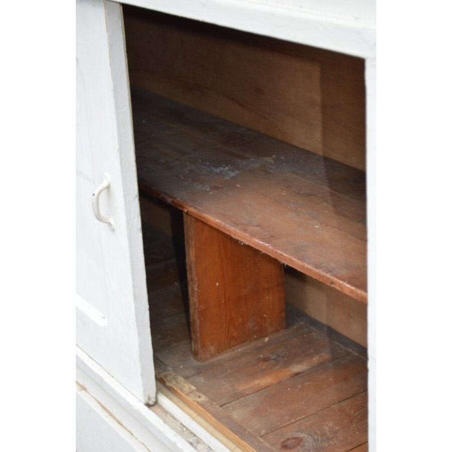 Antiek geschilderd grenen dressoir met schuifdeuren-9