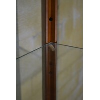 thumb-Smalle kersenhouten kast met glazen schappen-3