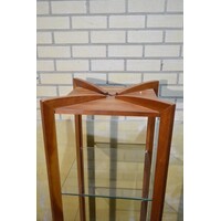 thumb-Smalle kersenhouten kast met glazen schappen-5