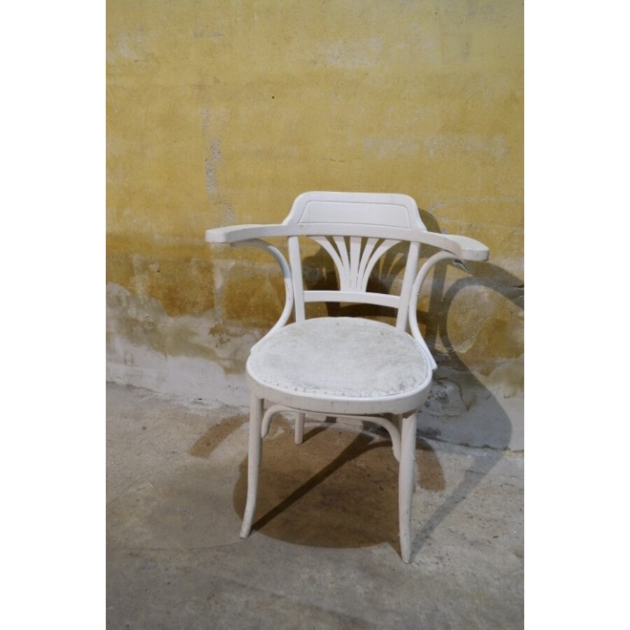 Echte Thonet armstoel met korte korenschoof rugleuning-1