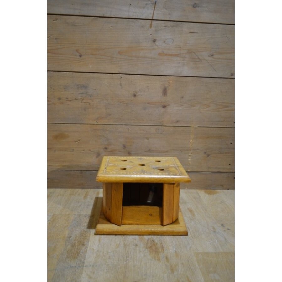 Houten voetenstoofje voor decoratie-1