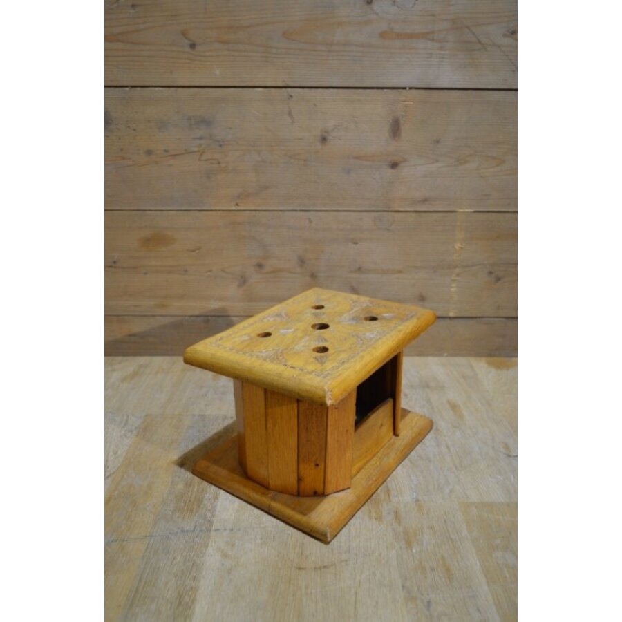 Houten voetenstoofje voor decoratie-3