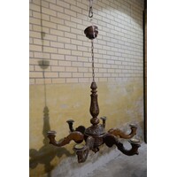 thumb-Antieke houten kroonluchter met houtsnijwerk voor kaarsen-1