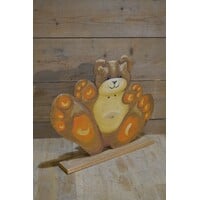 thumb-Vrolijke vintage beer van hout-5
