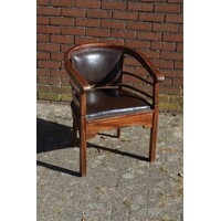 thumb-Koloniale houten armstoel met donkerbruin leer en siernagels-1