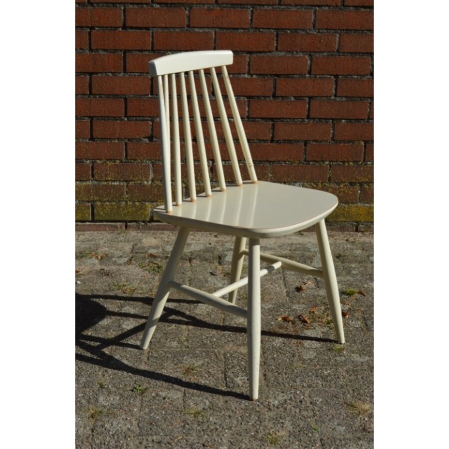 Vintage IKEA spijlenstoel van hout in klassiek creme-1