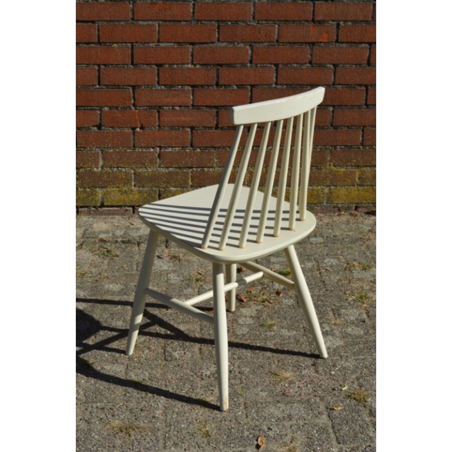 Vintage IKEA spijlenstoel van hout in klassiek creme-3
