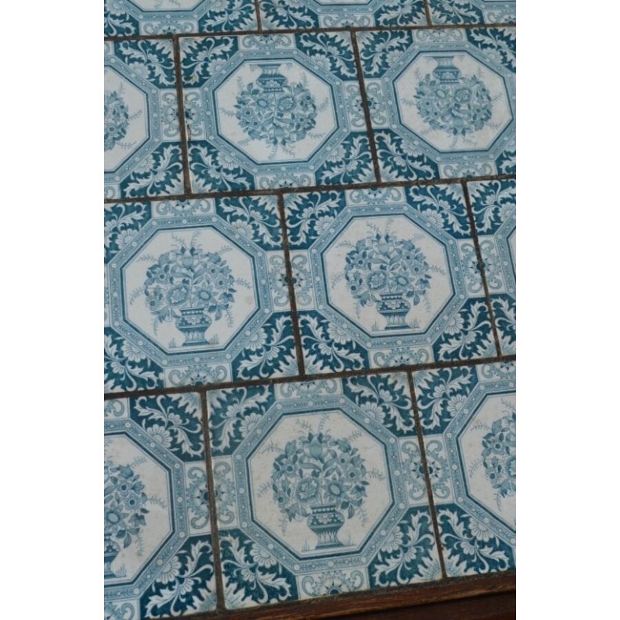 Salontafel met antieke tegeltjes en houten onderstel-4