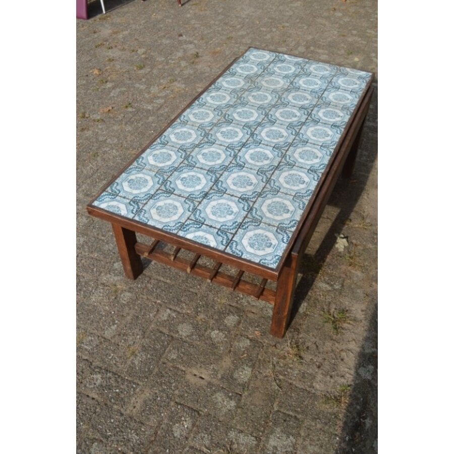 Salontafel met antieke tegeltjes en houten onderstel-5