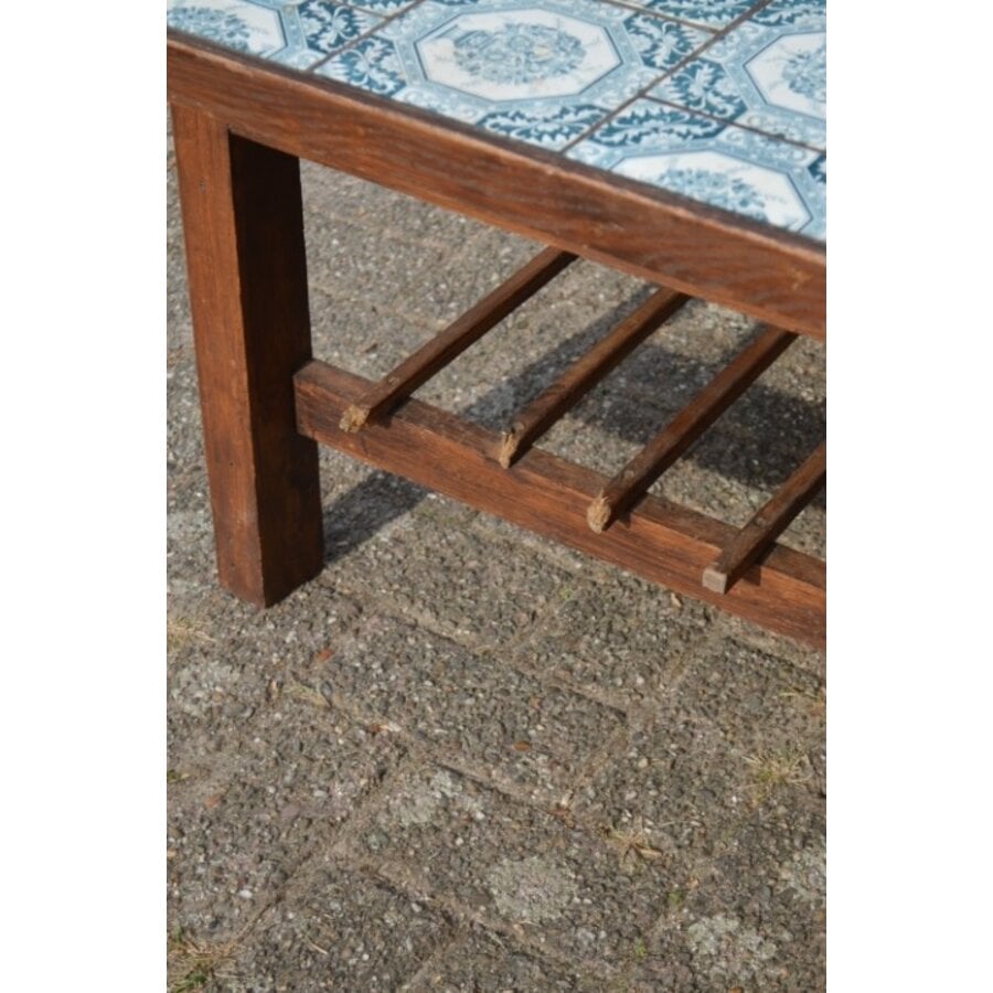 Salontafel met antieke tegeltjes en houten onderstel-6