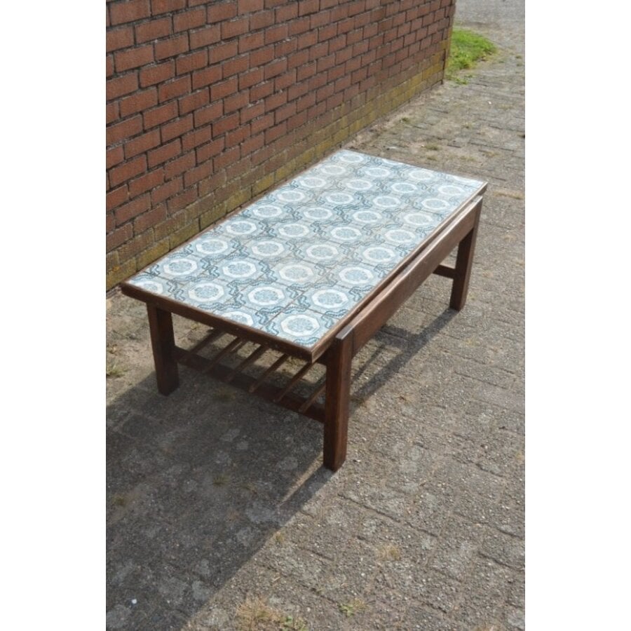 Salontafel met antieke tegeltjes en houten onderstel-7