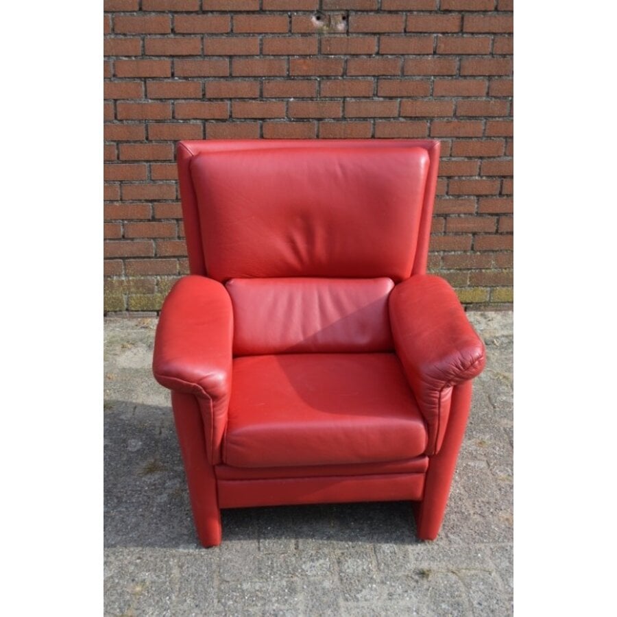Comfortabele rode leren fauteuil met klassieke uitstraling-1