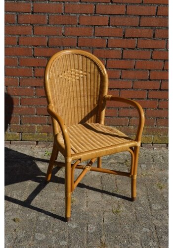 Rotan armstoel 