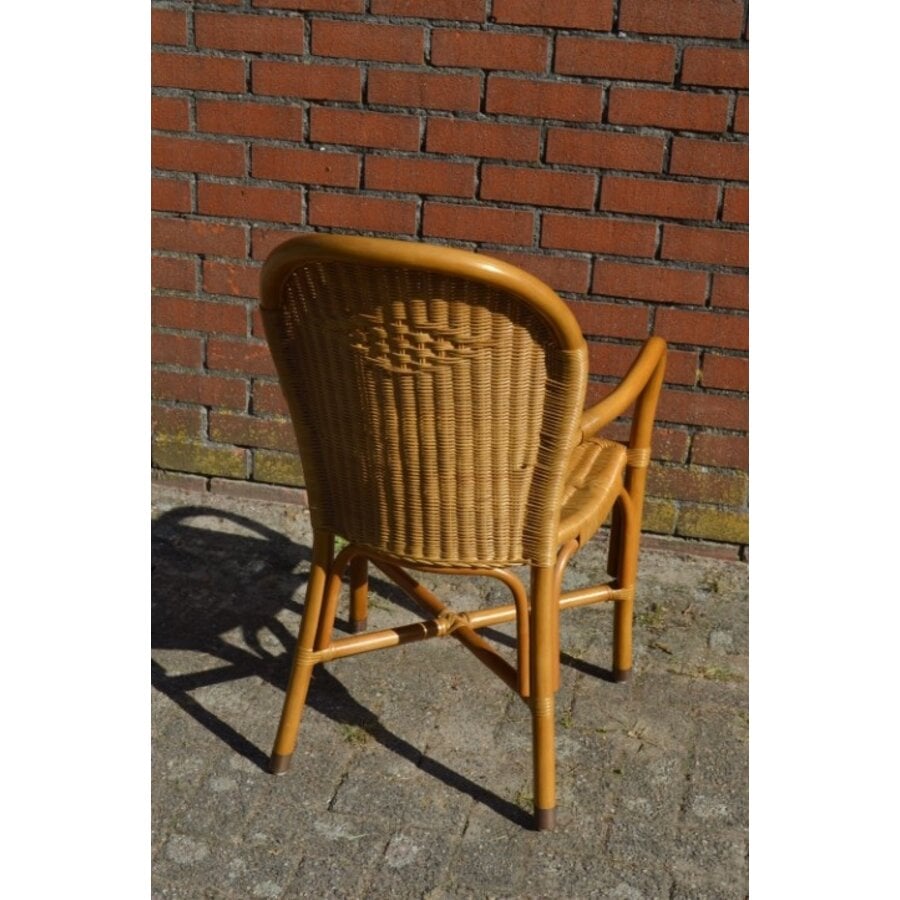 Gevlochten rotan armstoel van natuurlijk riet-3