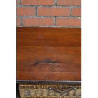 thumb-Koloniale sidetable met rotan lades en onderplank-4