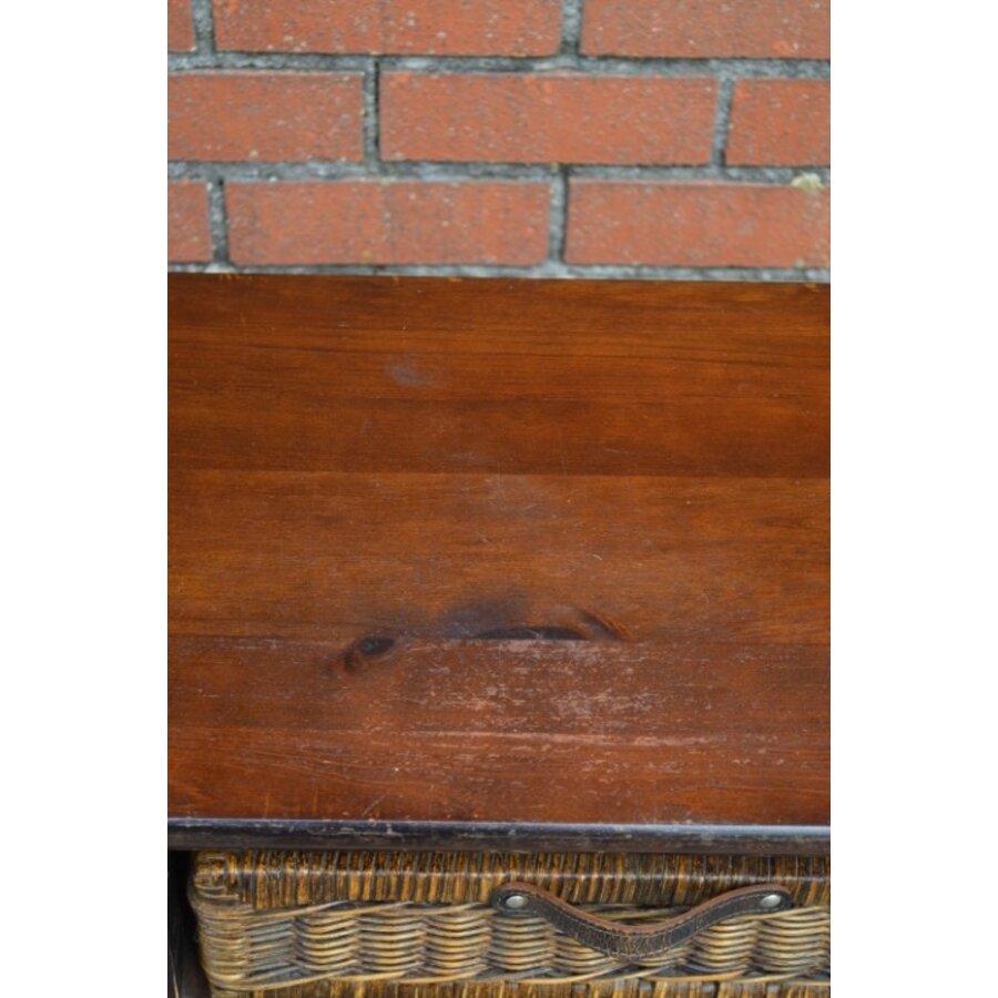 Koloniale sidetable met rotan lades en onderplank-4