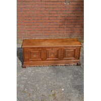 thumb-Massief eiken klepkist met snijwerk-2