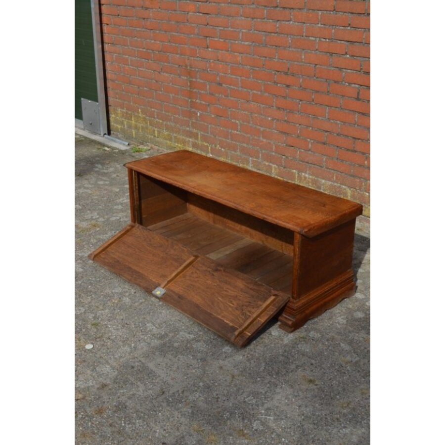 Massief eiken klepkist met snijwerk-6