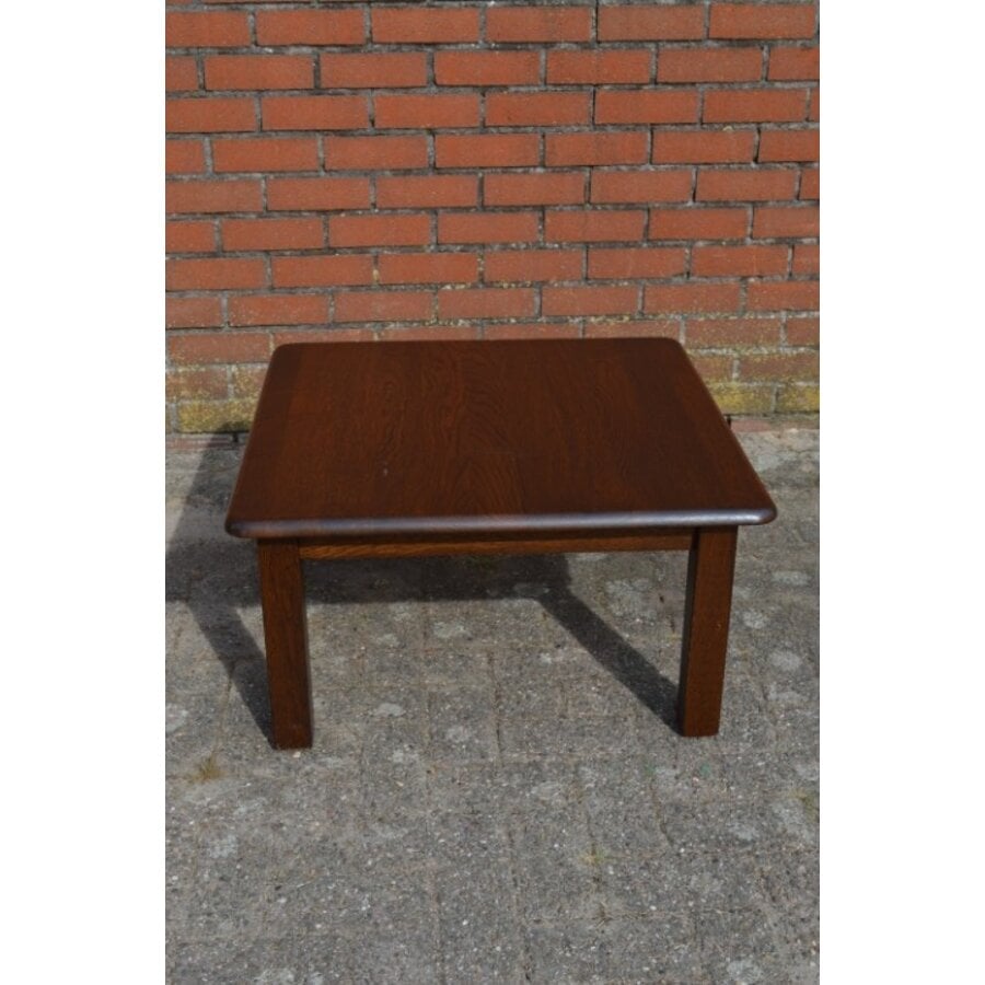 Donker eiken salontafel met afgeronde hoeken-1