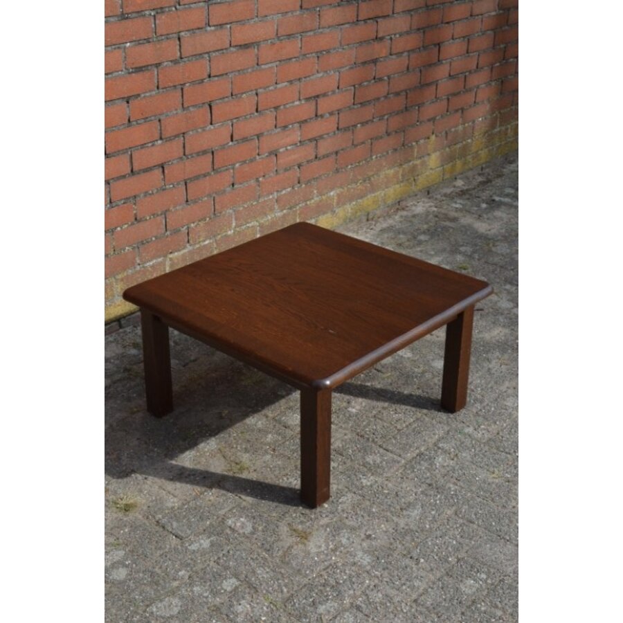 Donker eiken salontafel met afgeronde hoeken-3