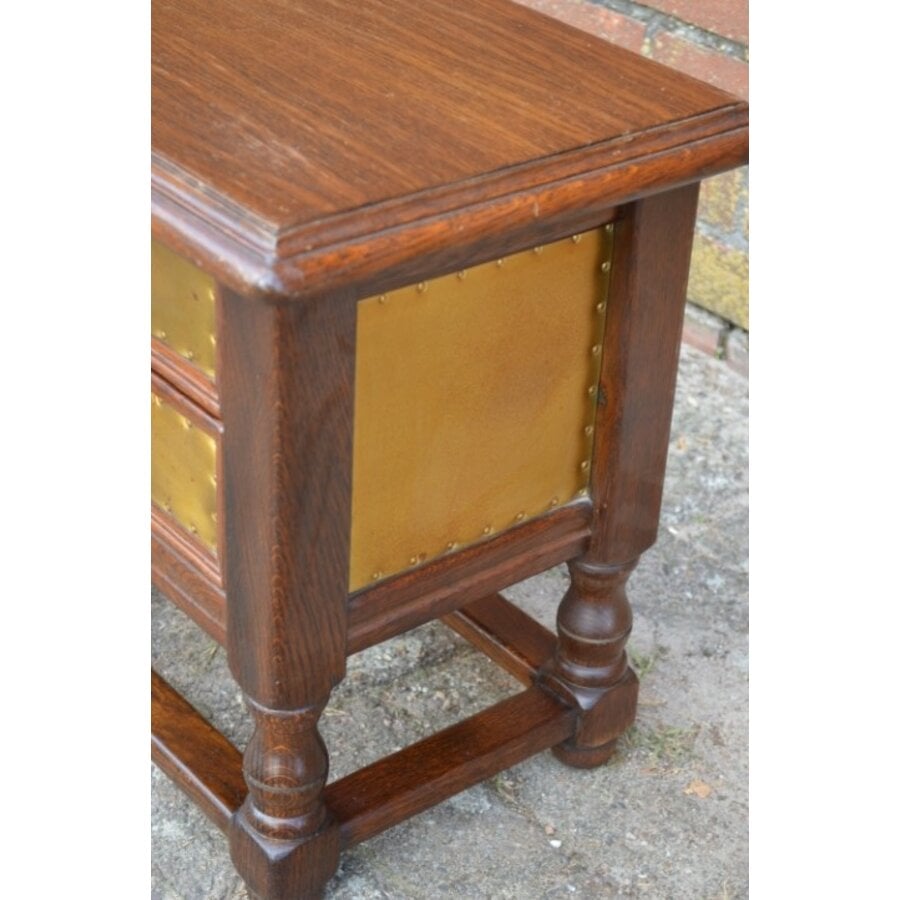 Klassiek houten ladenkastje met koper-4