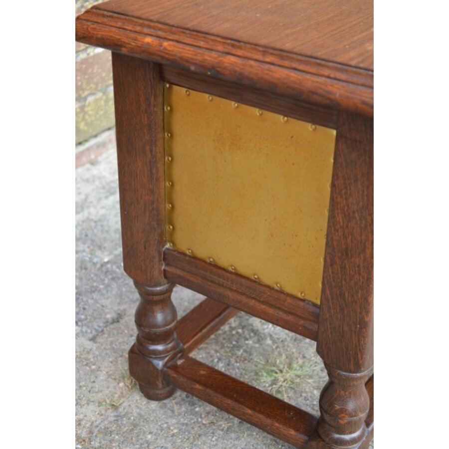 Klassiek houten ladenkastje met koper-6