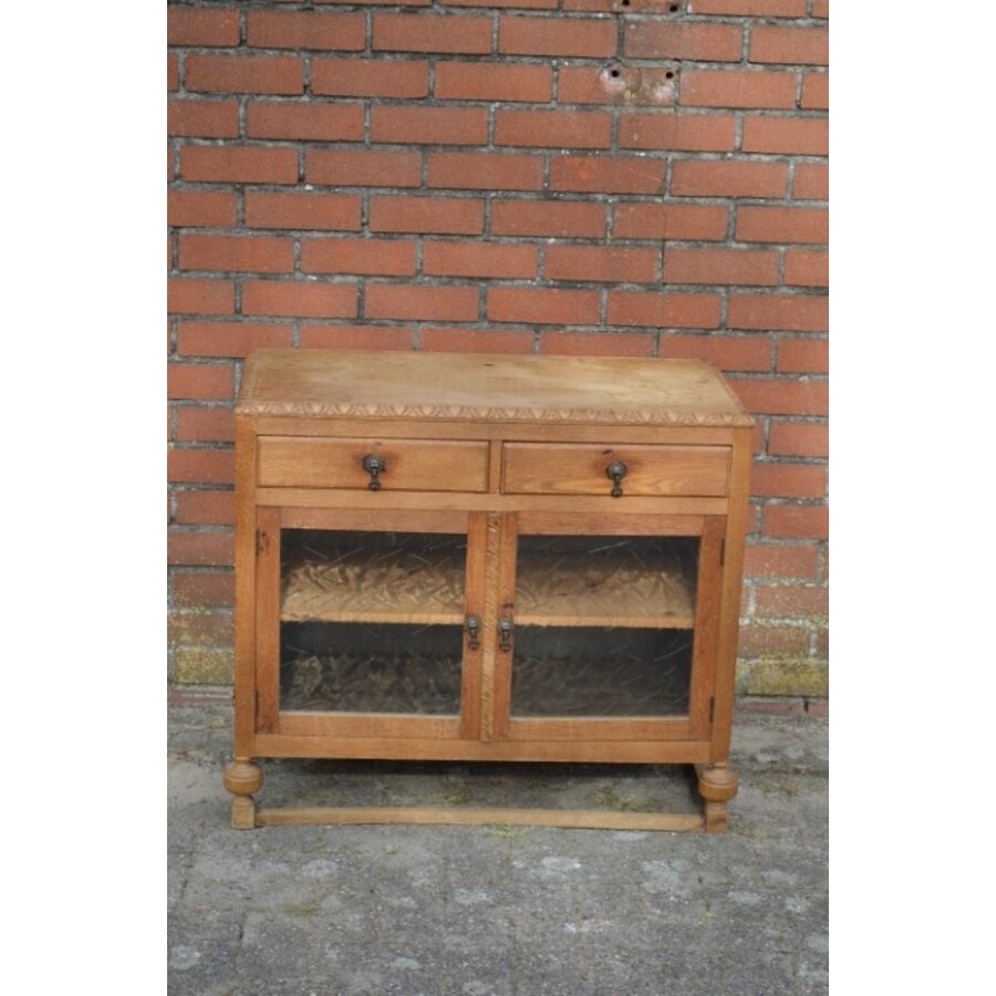 Eiken theekastje met glazen deurtjes-1
