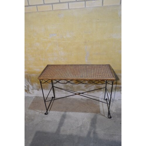 Rotan sidetable met metalen frame 