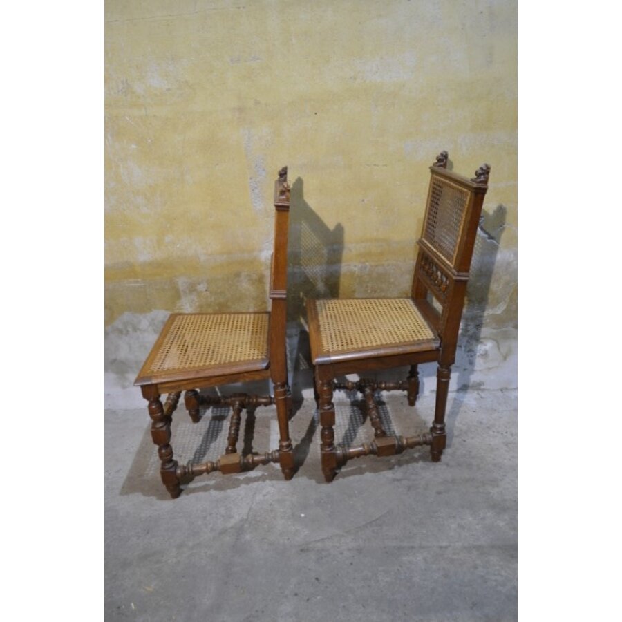 Mechelse eiken stoelen met leeuwenkoppen-5