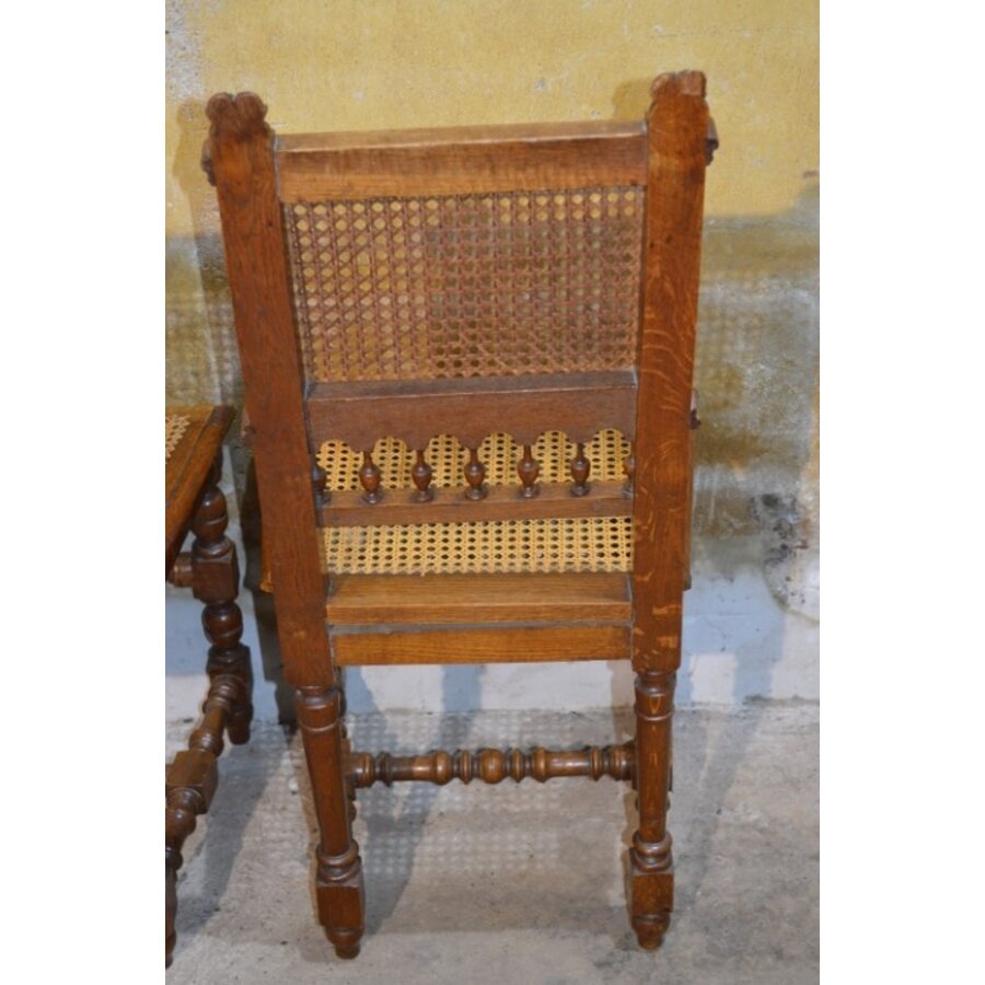 Mechelse eiken stoelen met leeuwenkoppen-8