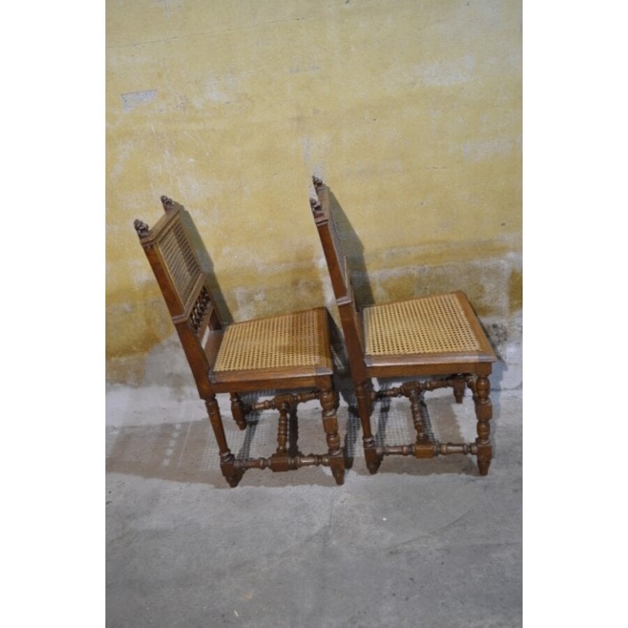 Mechelse eiken stoelen met leeuwenkoppen-9