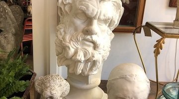 Statues 