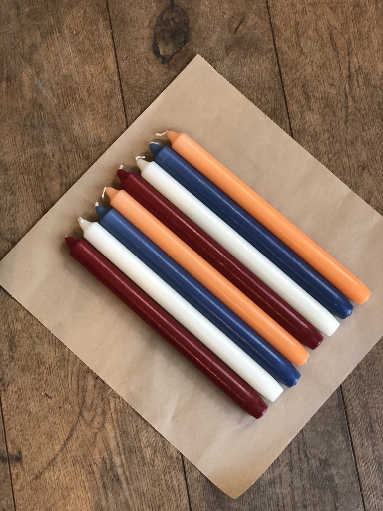 A package of 10 candles in the colours of the Dutch Flag.