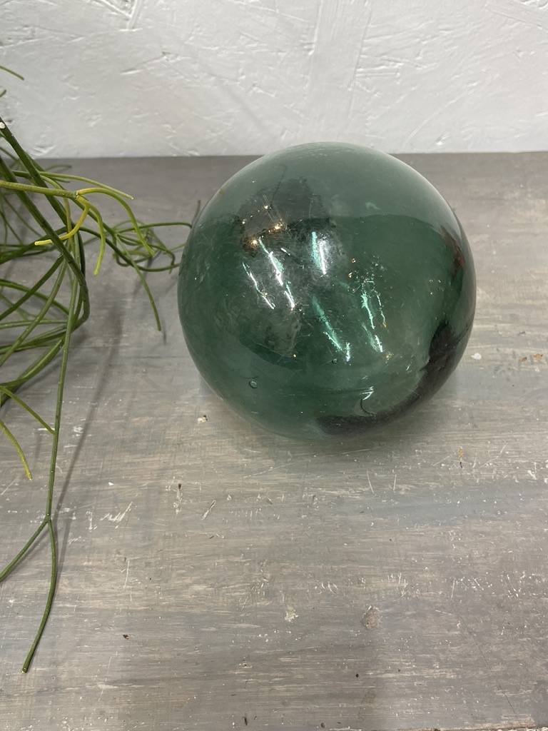 Antieke drijfbal, prachtig groen