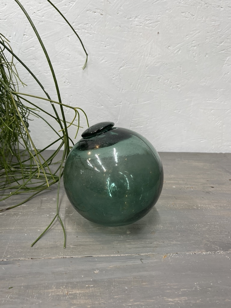 Antieke drijfbal, prachtig groen