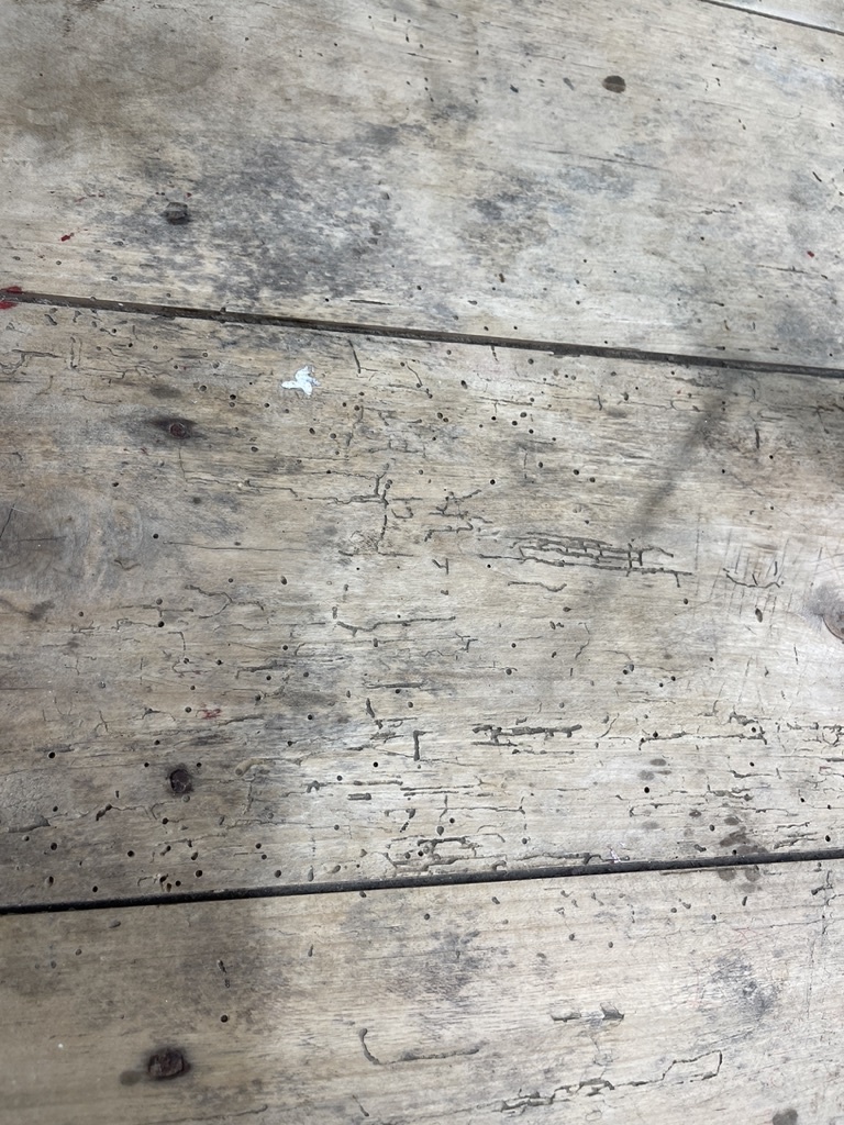 Antieke wijntafel uit Frankrijk