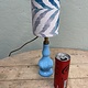 Antieke opaline lampje met kapje met golven