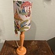 Vintage lampje met lampenkapje met blije aapjes